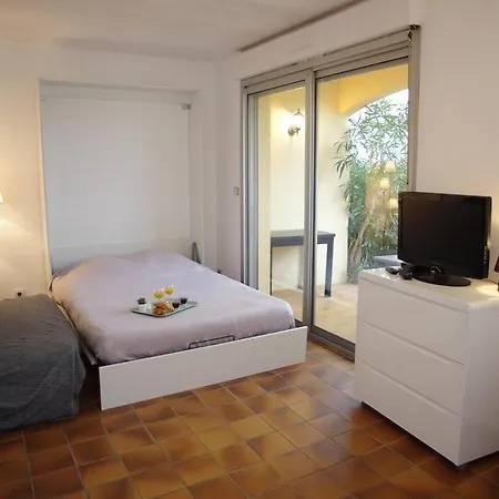 Apartment Studio, Les Foulquines,